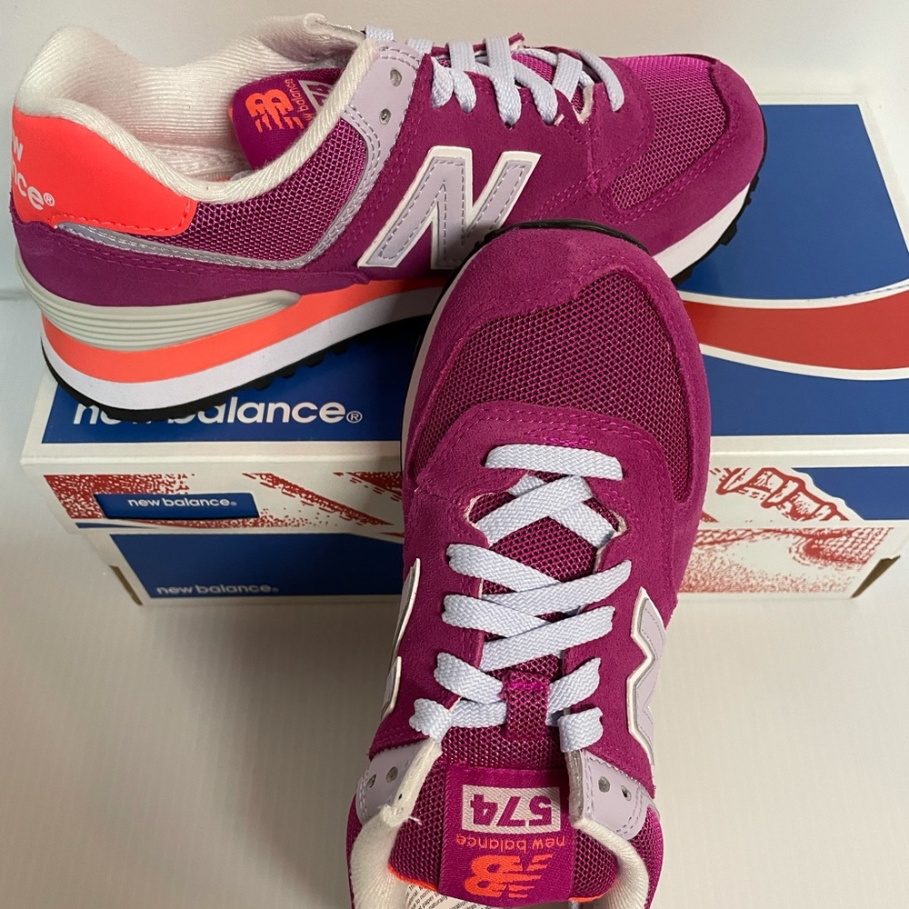 New Balance 574 (Magenta)